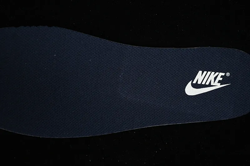 All Categories Nk SB Dunk Series Nk SB Dunk Low Low-top sneakers Nk SB Dunk Low Simple blue color Low-top casual sports skateboard shoes HV2390-100